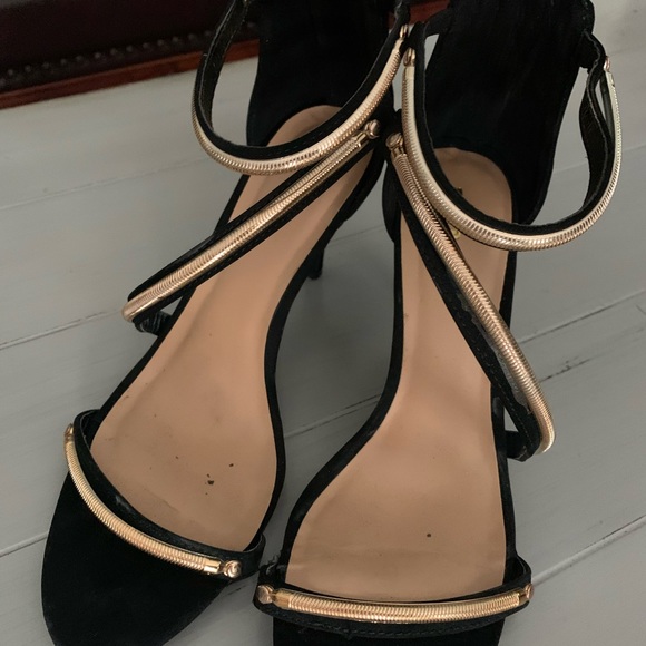 Stylish black and gold strappy sandals - Picture 3 of 5